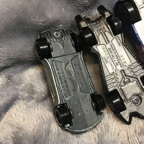 Various collectors hot wheels cars, great shape, 007, Batman - Picture 4 of 16